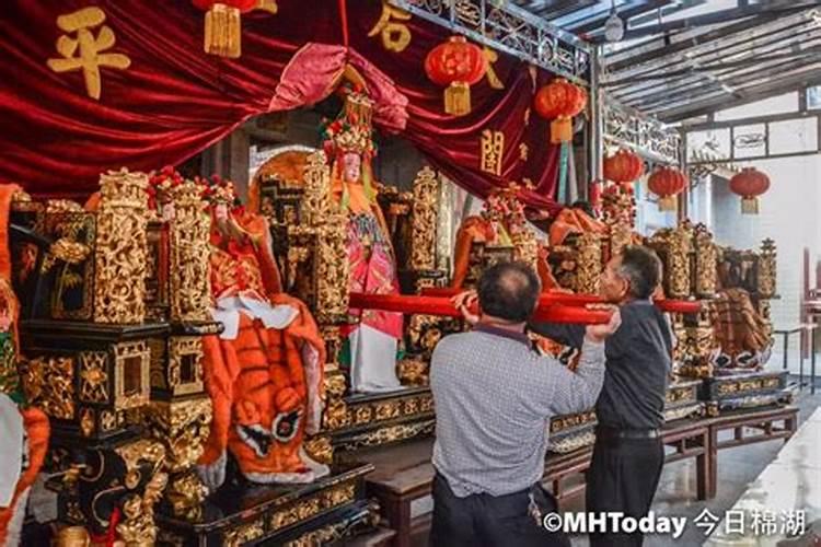 梦到家人聚餐吃饭什么意思