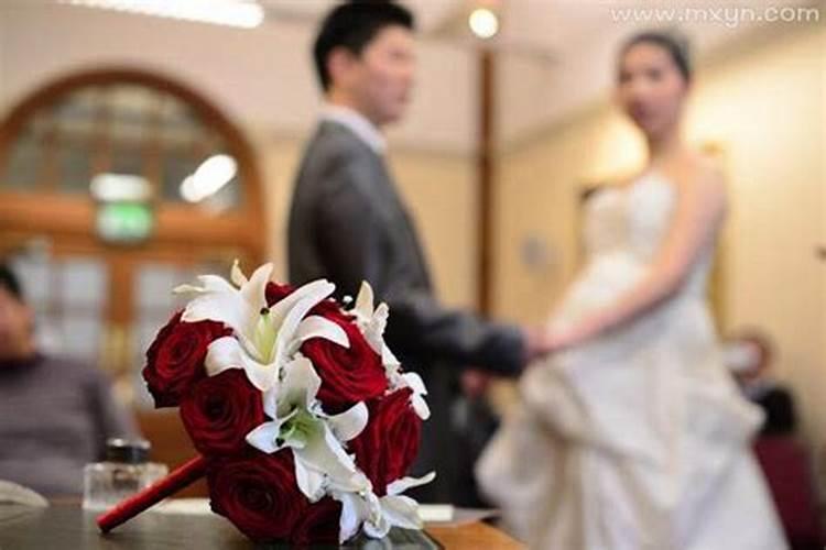 梦见别人结婚我去参加婚礼没赶上