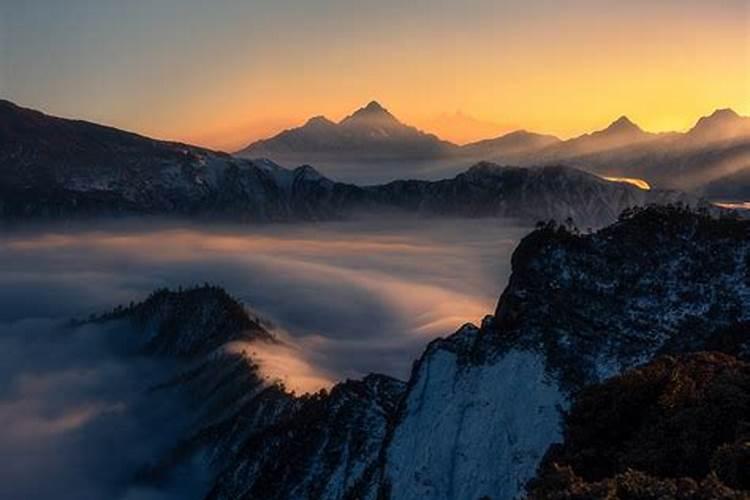 梦见特别漂亮的山景