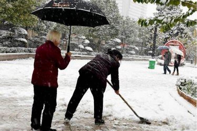 梦见扫雪是什么意思周公解梦？孕妇梦见铲雪预示着什么