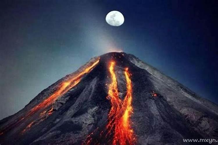 梦见火山爆发预示什么