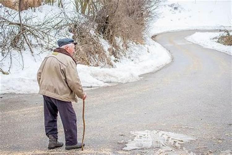 梦见和死去的外公一起走路