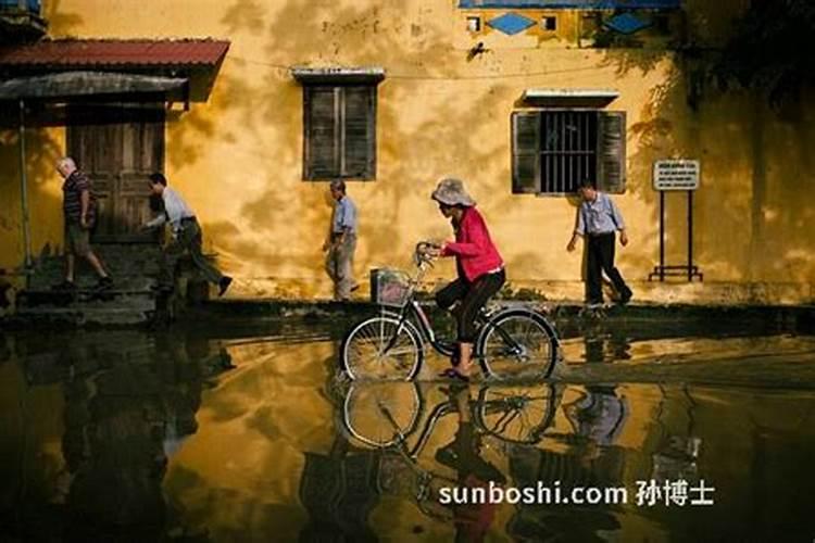 梦见房顶流大水