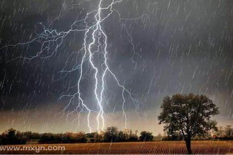 梦到打雷闪电下雨是什么意思周公解梦