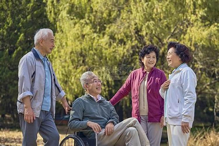 梦见陌生男人亲我嘴代表什么意思