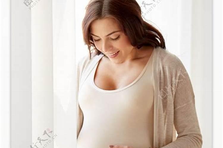 梦见怀孕的女人挺着大肚子在走路